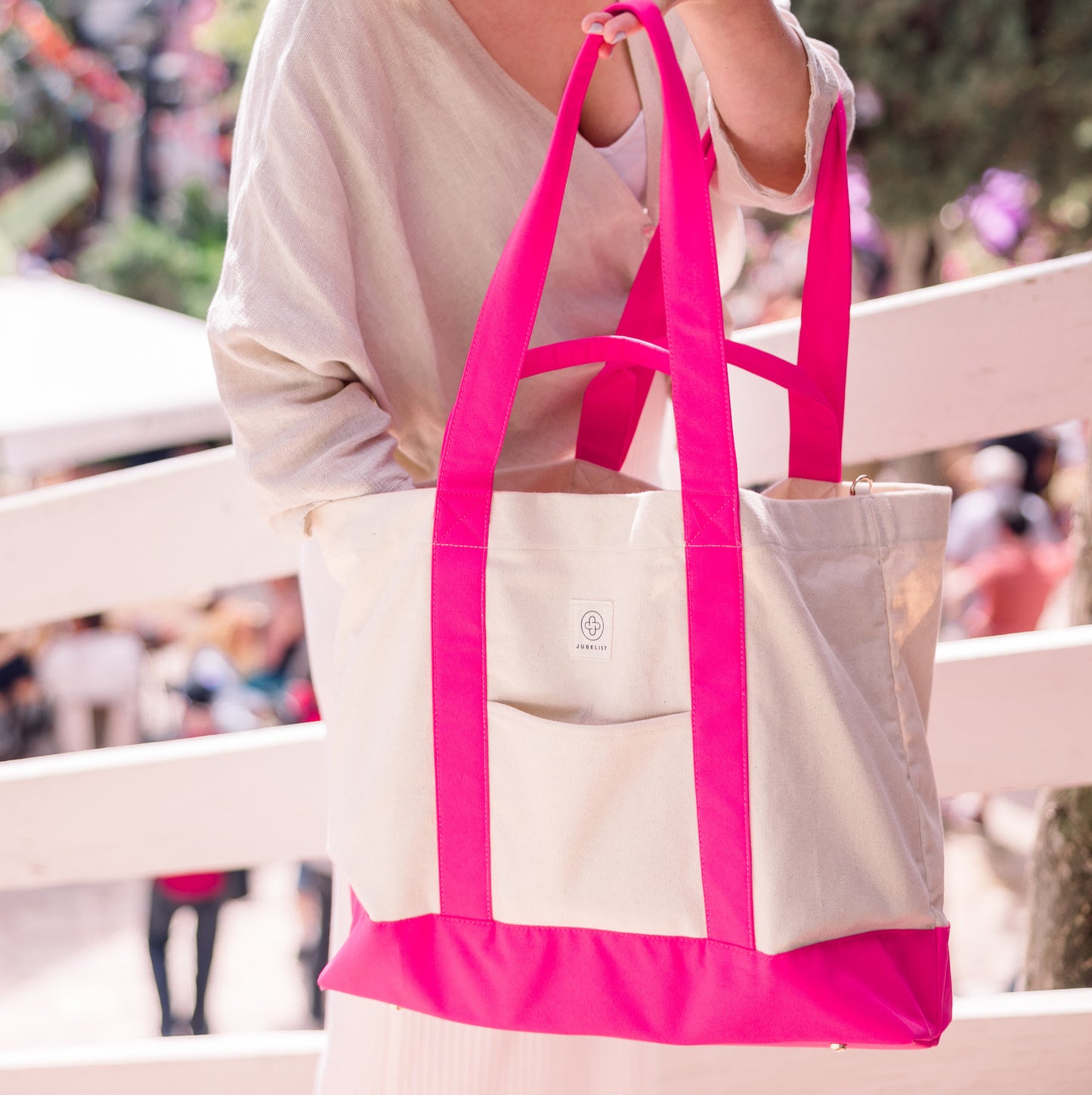 Die Canvas Bag in pink in einer Nahaufnahme.