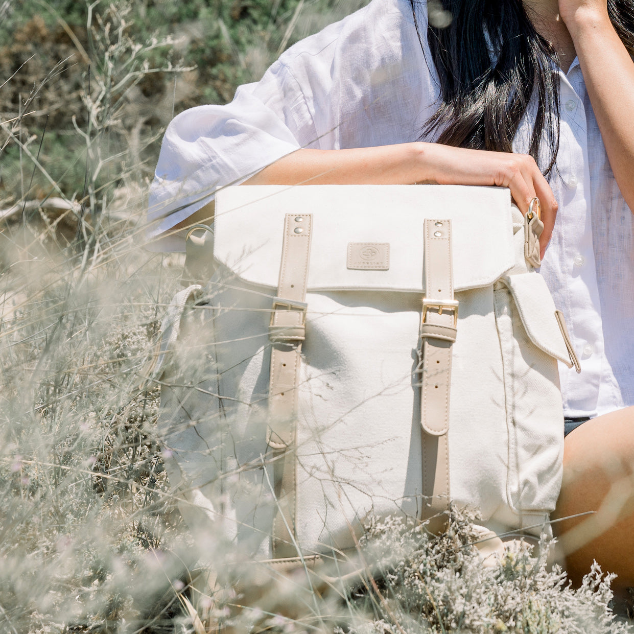 Nahaufnahme des Rucksack Adventure in naturfarbend.