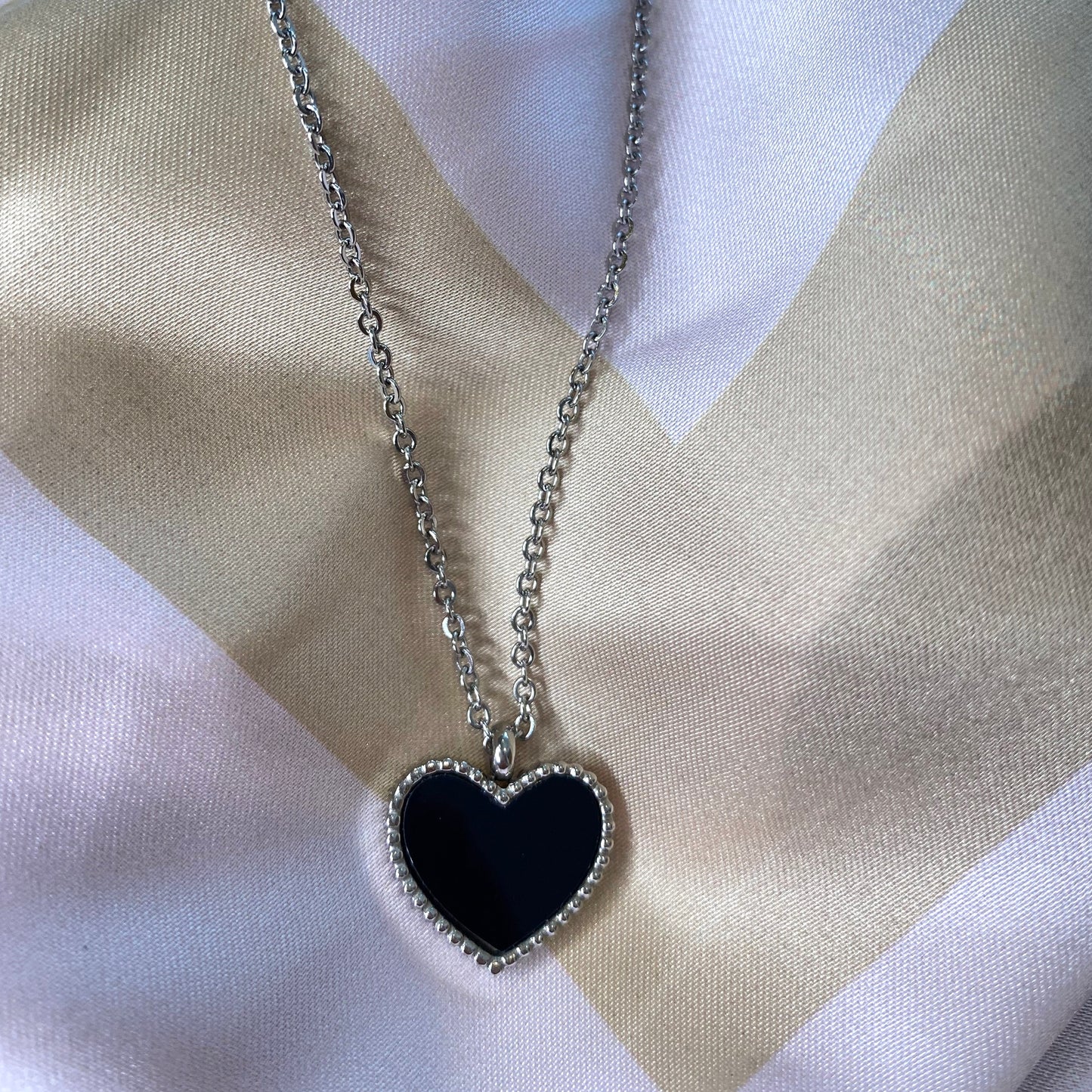 Halskette HEART CLAMSHELL black