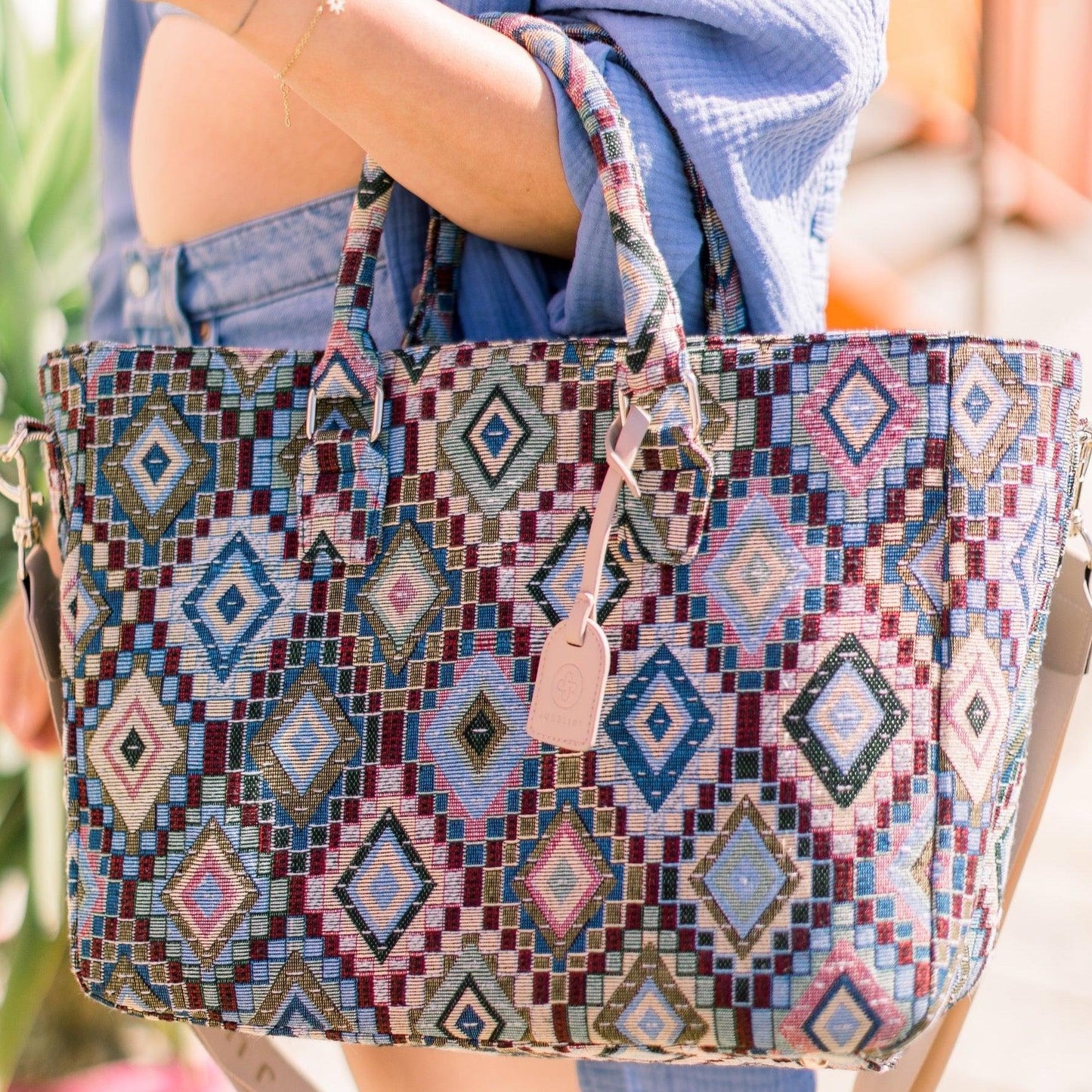 Die Nahaufnahme zeigt das tolle Muster des Shoppers