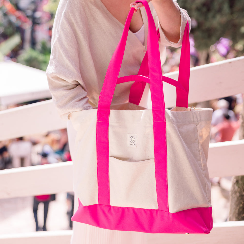 
                  
                    Die Canvas Bag in pink in einer Nahaufnahme.
                  
                