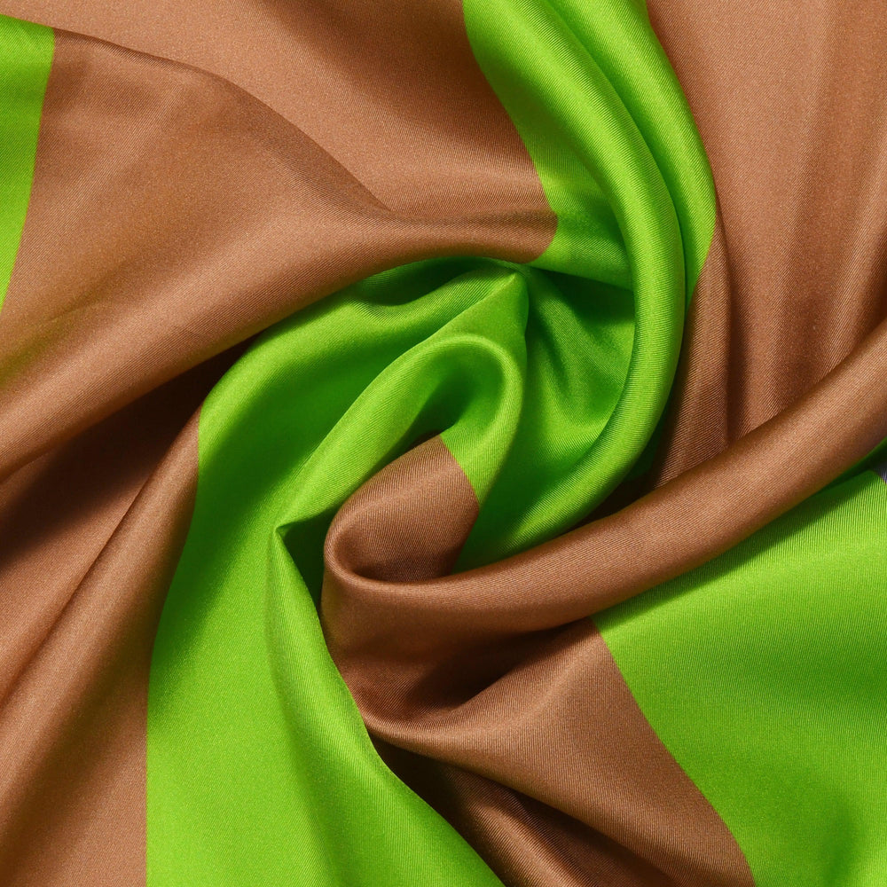 
                  
                    Bold Stripe, Seidentuch 65x 65
                  
                