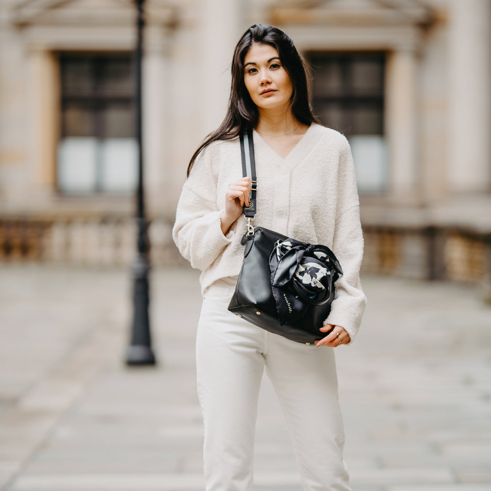 
                  
                    Handtasche GRACE x @tinaruthe_
                  
                