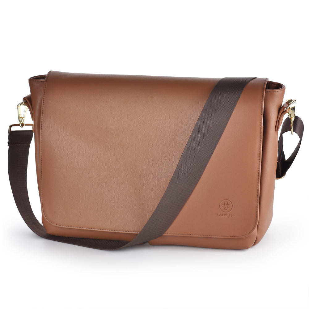 
                  
                    Messenger & Wickeltasche BEN
                  
                